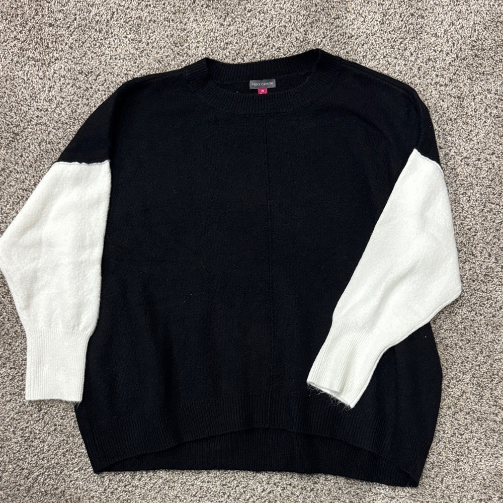 Vince Camuto Black and White Women's Sweater